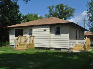 1022 4th Ave NE, Jamestown, ND 58401