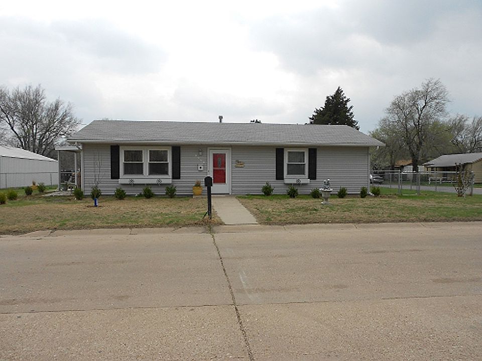 1st image of 1002 E Woodsway St