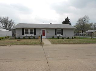 1002 E Woodsway St, Wellington, KS 67152