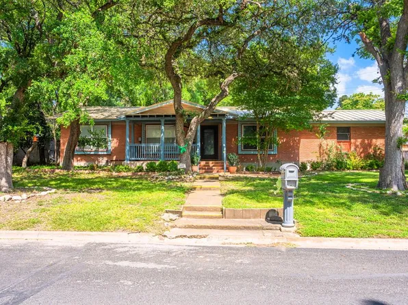 1010 Nancy Beth Dr, Kerrville, TX 78028