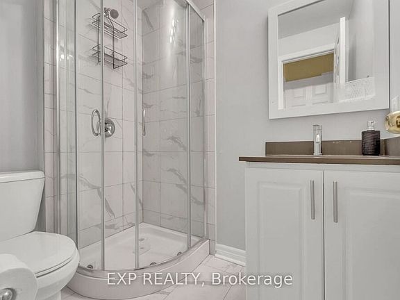 3rd image of 40 Sweetwood Cir