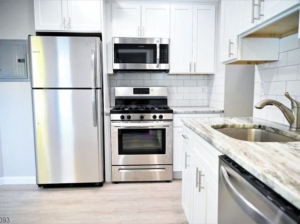 37 Bloomfield Ave APT 2