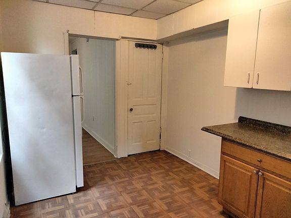 2nd image of 530 N Fountain St