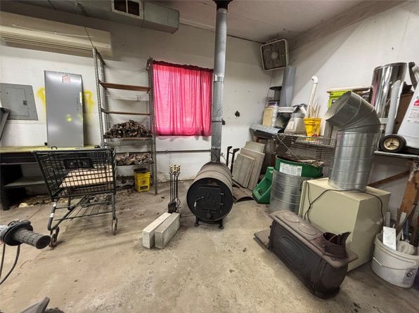 9967 Smith St, Lake City, PA 16423