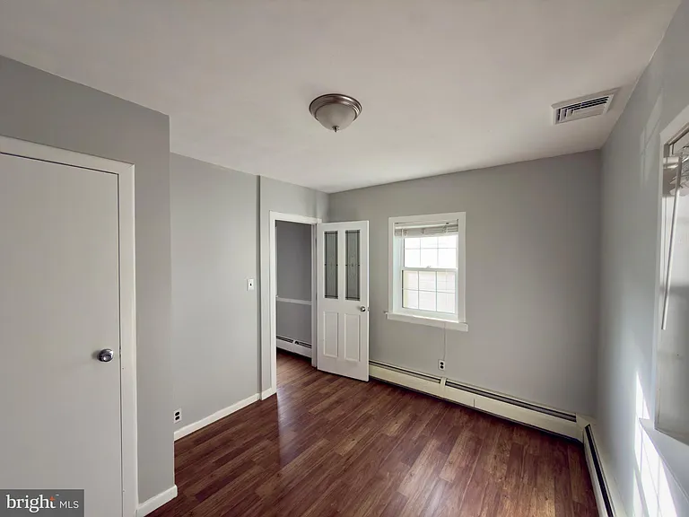 422 W 6th Ave — Photo 31