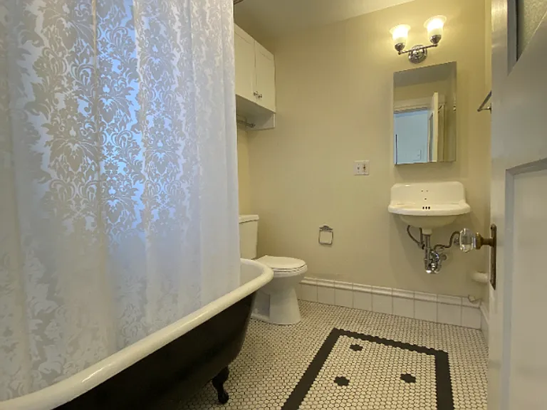 2215 P St — Photo 16