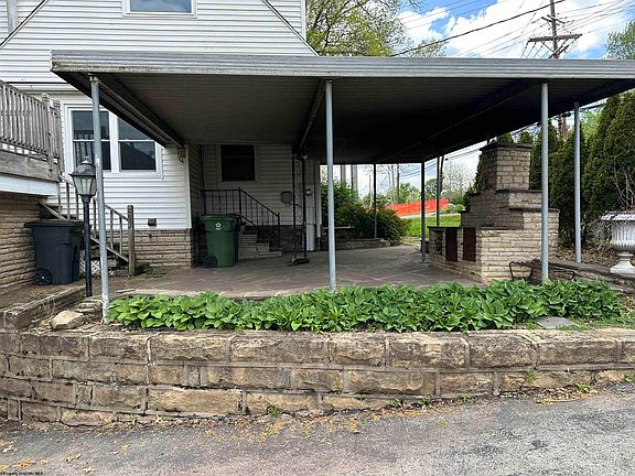 5th image of 396 Laurel St