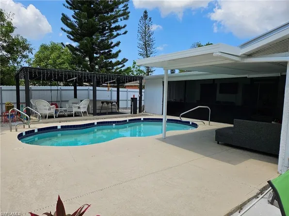 2000 45th TER SW, NAPLES, FL 34116