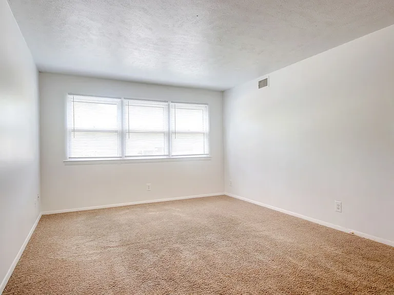 Lakewood Terrace Apartments — Photo 10
