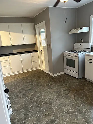 8-10 Clark St #8 Photo 1