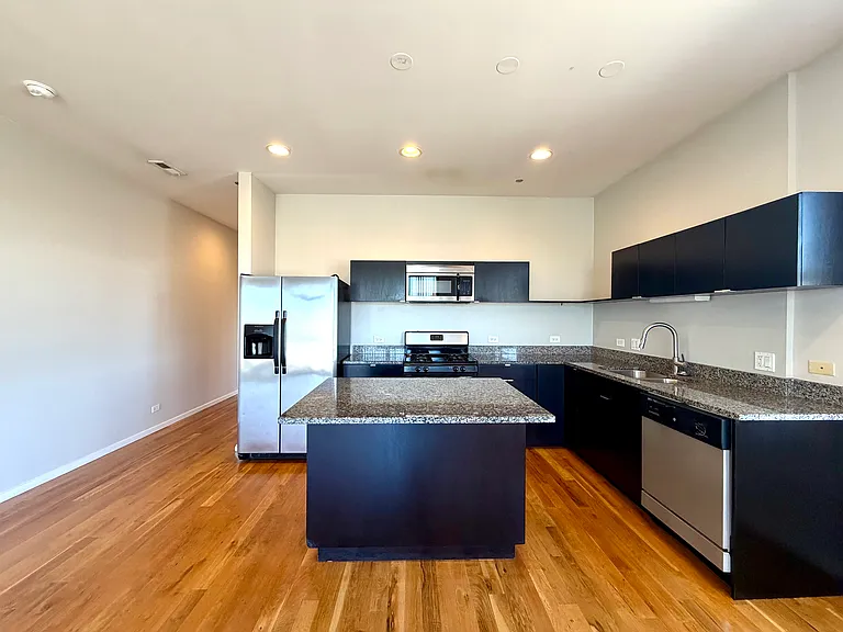 2157 N Damen Ave #305 — Photo 1
