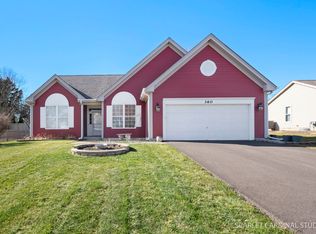 360 Timber Oaks Dr, North Aurora, IL 60542