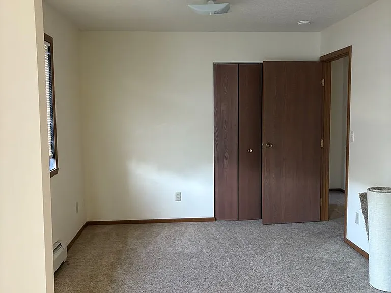 310 Dickinson Dr SE — Photo 4