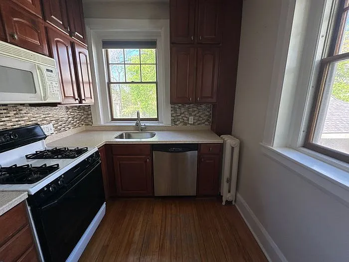 169 Washington St #9 — Photo 13