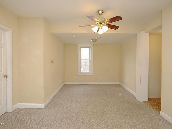 4th image of 1011 Crosby St NW