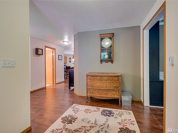4th image of 4656 Lupine Ln NW