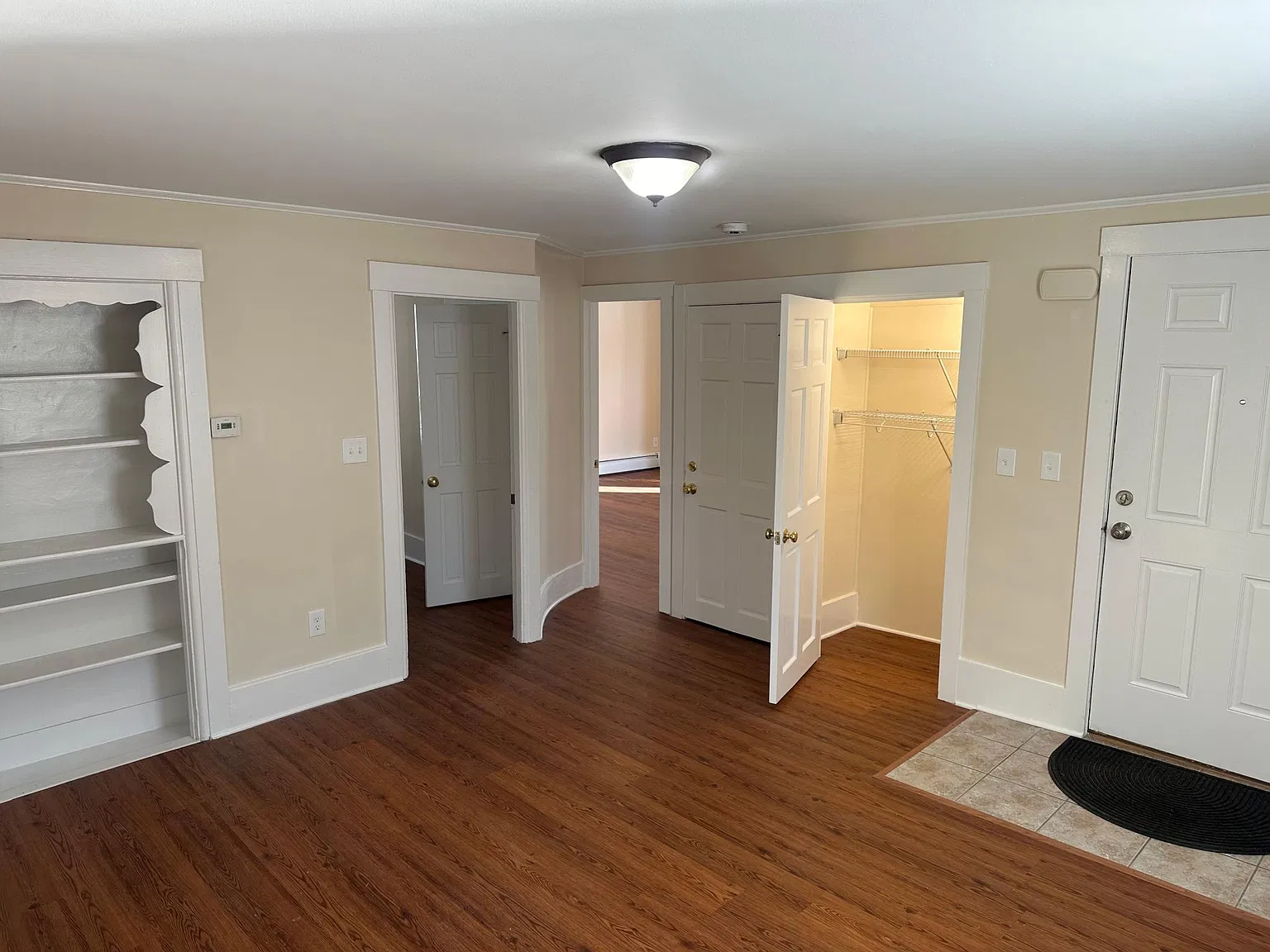 2 bed, 930 sqft, $3,000 — Photo 3