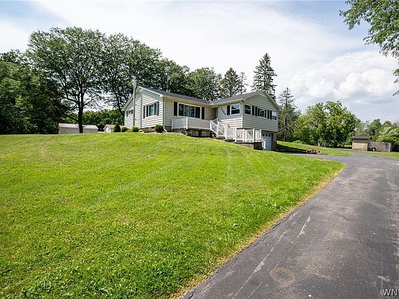 3rd image of 1359 Roberts Rd
