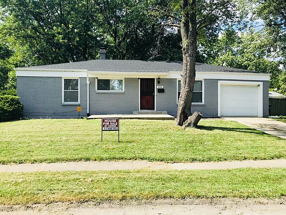 2nd image of 3704 N Chateau Ln