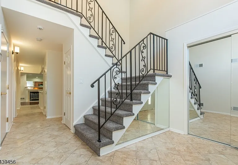 50 Castle Ridge Dr — Photo 3