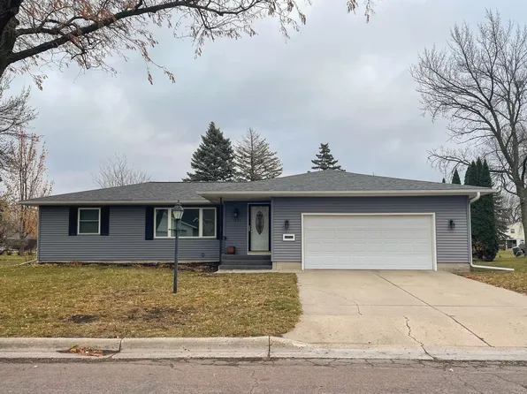 1205 6th St SE, Waseca, MN 56093