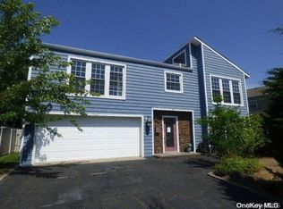3648 Lorrie Dr, Oceanside, NY 11572