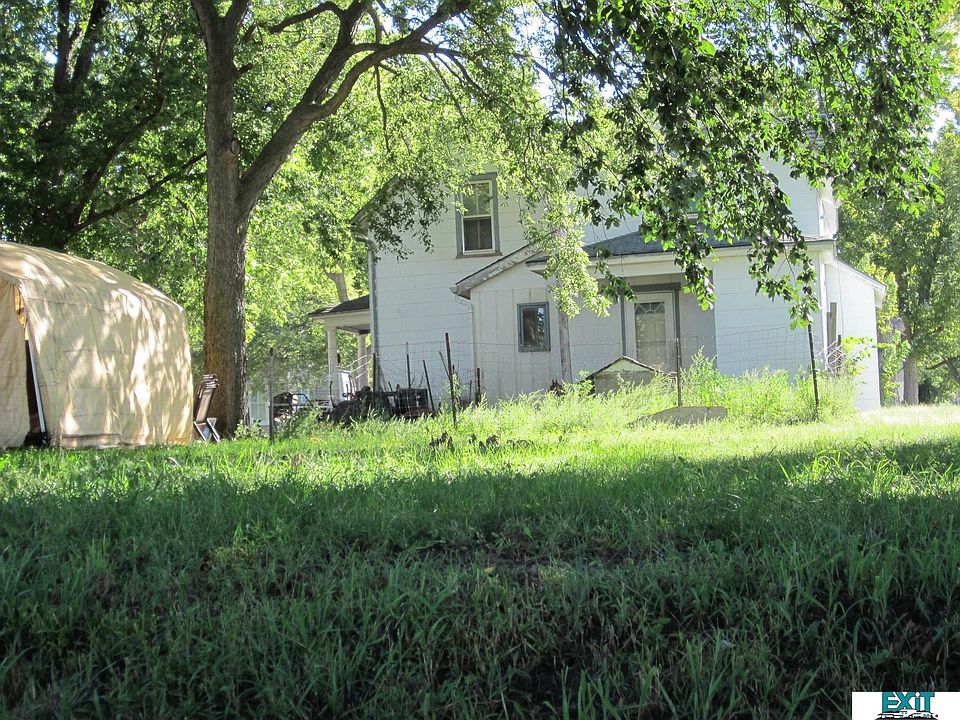 2nd image of 643 S Niphon St