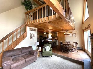 3165 Ogontz Dr, Pocono Lake, PA 18347