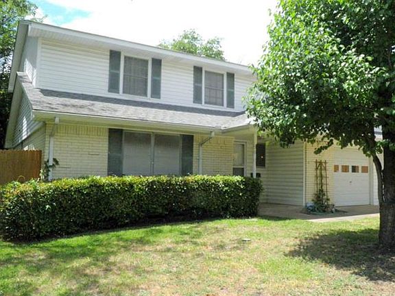 3rd image of 319 Merribrook Trl