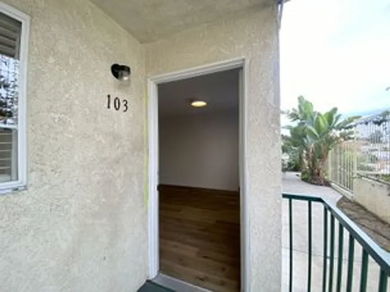 4210 52nd St #103 — Photo 8