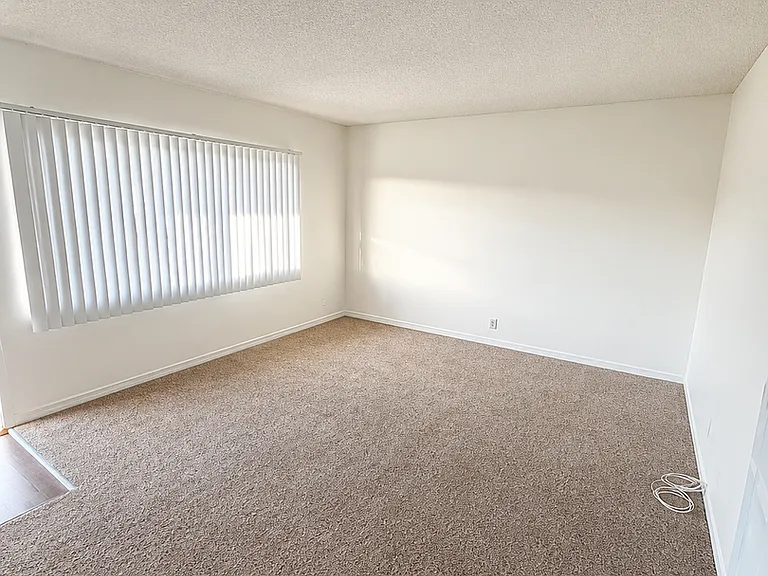 14905 Lemoli Ave. — Photo 5