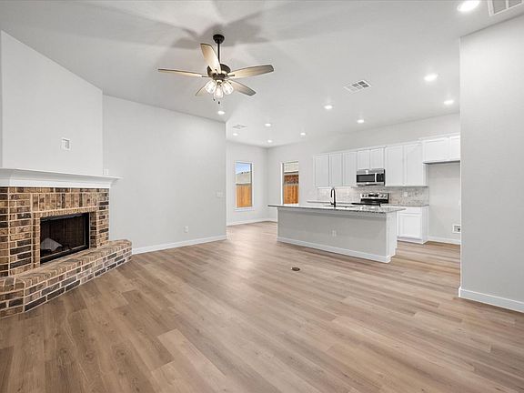 3rd image of 2711 Turner Ave