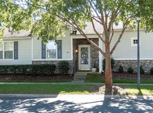 8694 Meadowmont View Dr, Charlotte, NC 28269