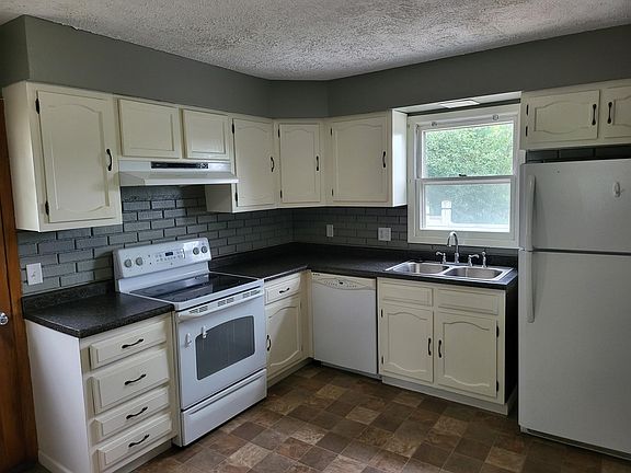 4th image of 9335 Camden Ave