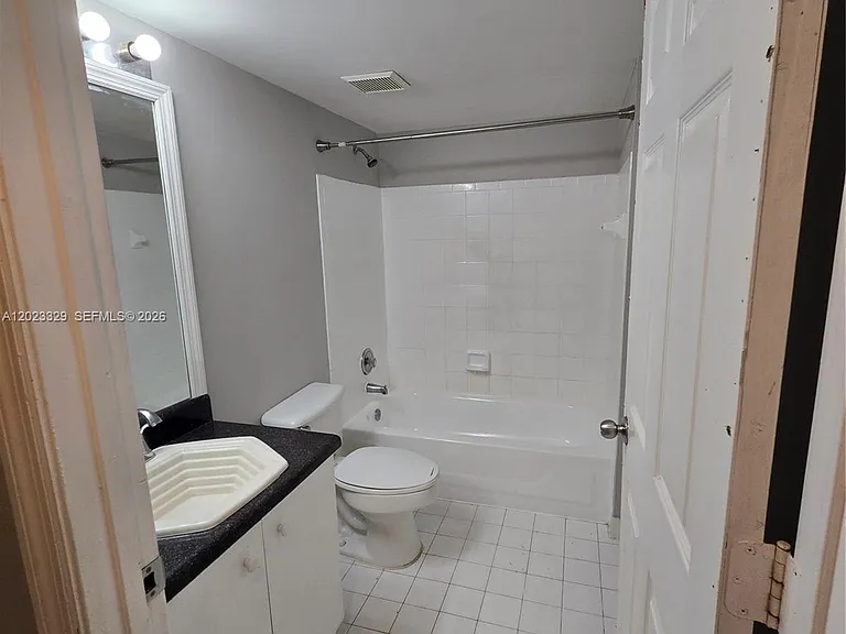 5610 NW 61st St #1122 — Photo 7