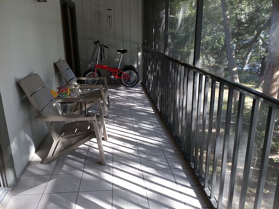 5th image of 40 Catalonia Ct