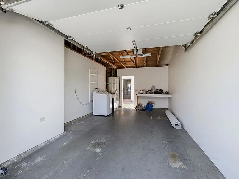 6805 Briarwood Dr — Photo 30