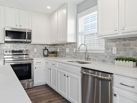 3rd image of 1406 Pleasant Garden Ln