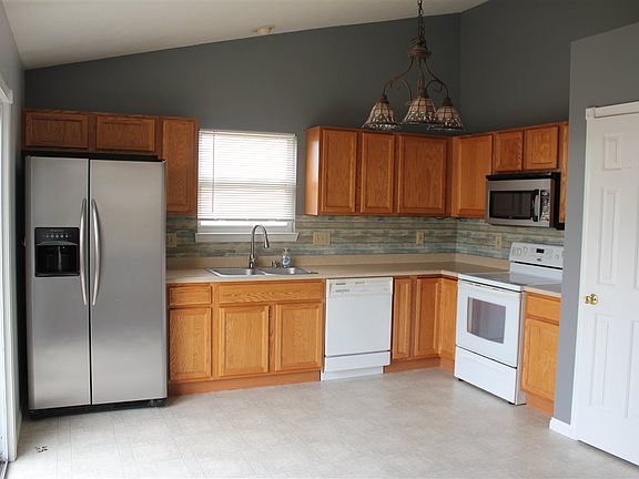4th image of 1712 Stewart Dr