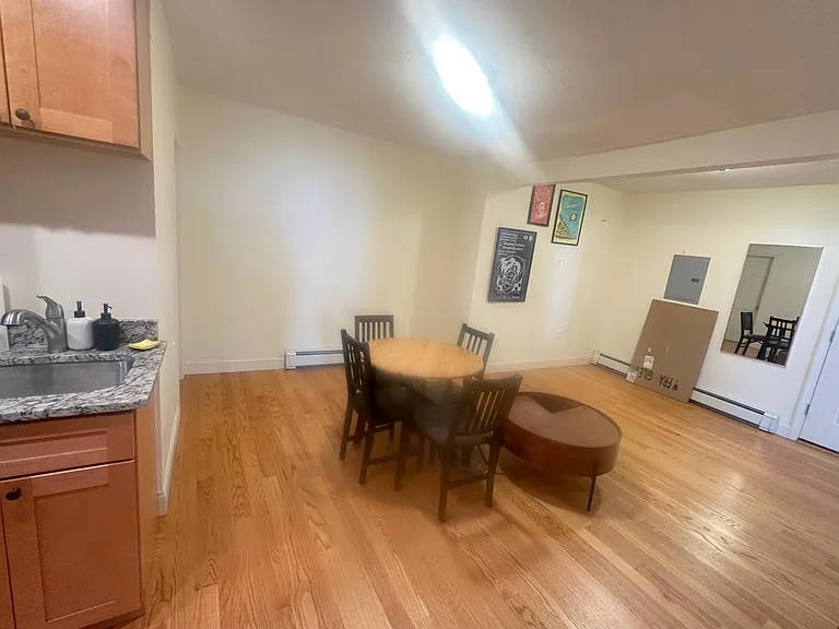 82 Sacramento St #3 — Photo 2