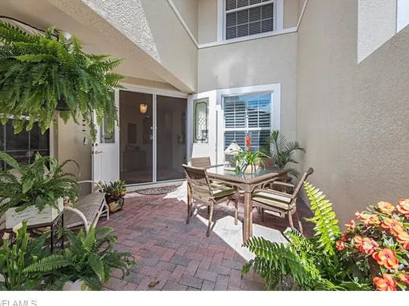 973 Hingham Way APT 103, Naples, FL 34104