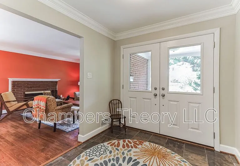 10211 Fox Ln — Photo 20