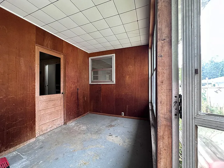 490 Saint Bernard Dr — Photo 25