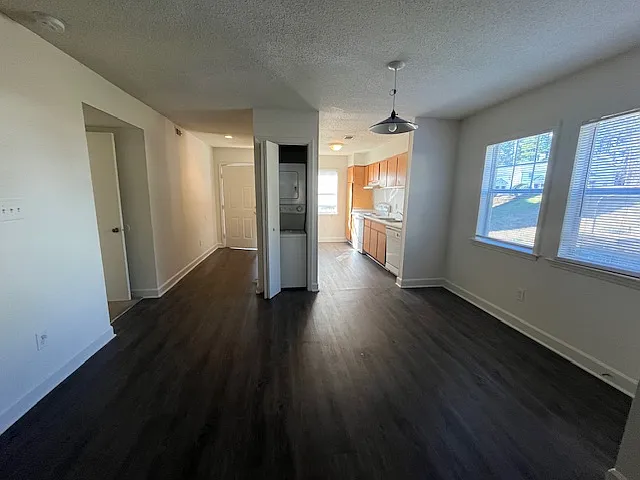 Avery Close Condominiums — Photo 105