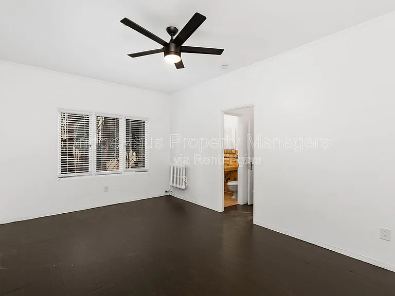 2664 6th Ave — Photo 9