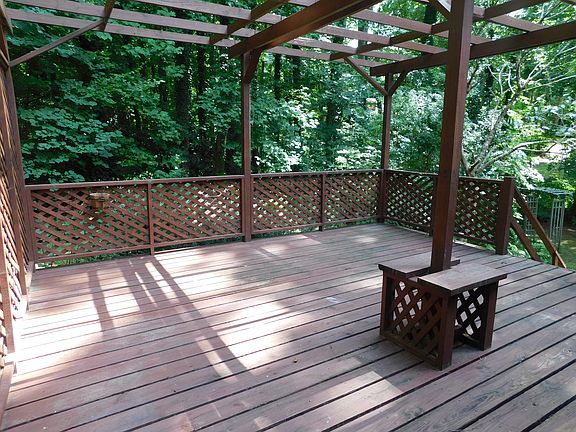 Back deck off lvg rm