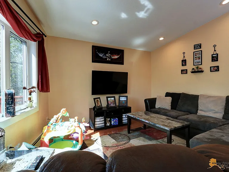 10137 Birch Ln — Photo 9