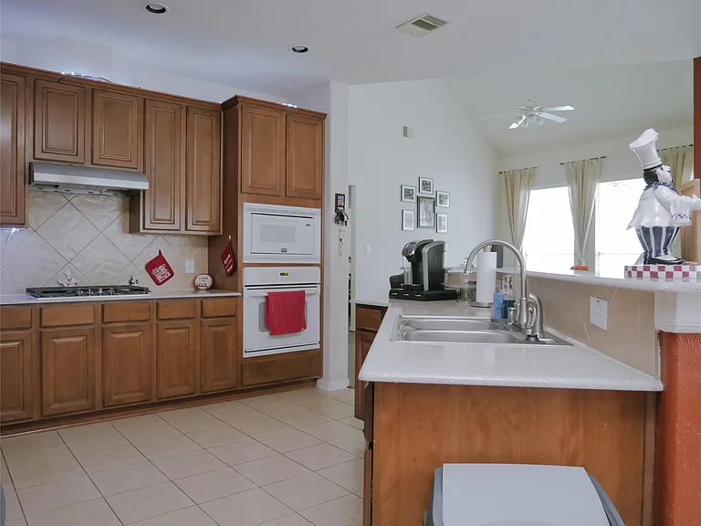 17619 Emerald Garden Ln — Photo 5