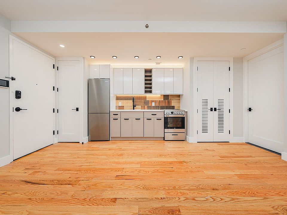 1st image of 2112 Avenue P #810