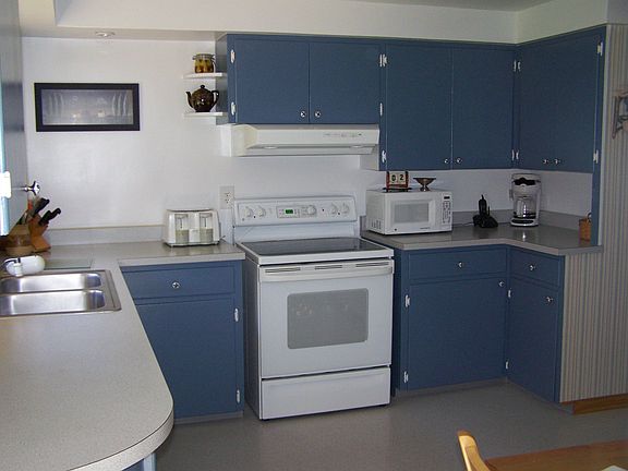 3rd image of 42 Scott Dr